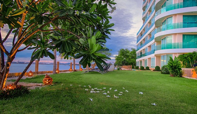 Paradise Ocean View Beach Front Condominium In Pattaya
