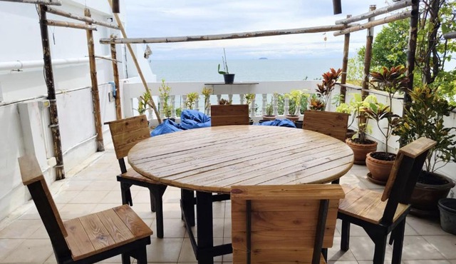 Pattaya BEACH VILLA familly rooftop na jombtien