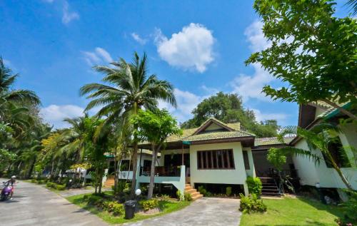 Poowadee resort in Maret