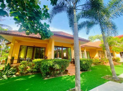 Pranmanee Beach Resort in Hua Hin