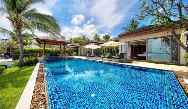 Private 4BR Beachfront Villa | Bophut Beach
