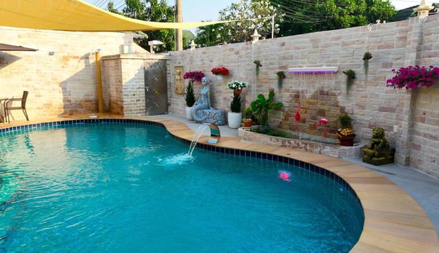 Private Heaven Pool Villa 4 suites Pattaya in Pattaya