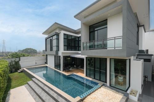 Private Pool Villa 6 Bedroom - Yard Cottage Chiang Mai