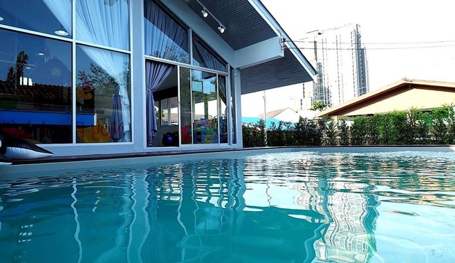 Private Pool Villa @Sriracha, 3 BR , Family-Friendly with Kid's Club, 10 guests