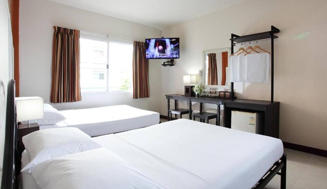 Rambuttri Village Inn & Plaza