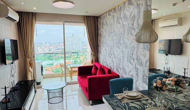 Resort Style Room Near Beach High Floor Pattaya