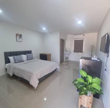 Rest at Thachang Hotel in Surat Thani