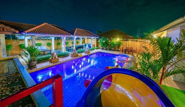 Romantic pool villa just 5 mins from the beach