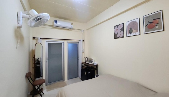 Sabai Sabai Room 2