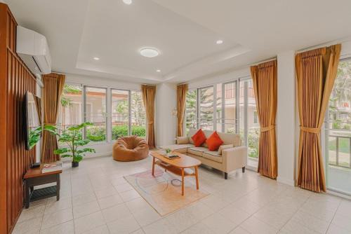 Samran Beach House by May, Cha-am Beach