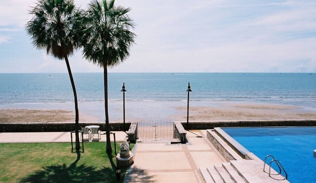 Seafront villa with private infinity edge 16 m. pool