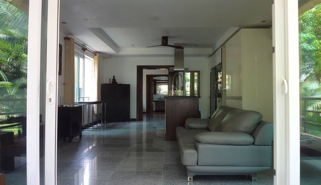 SIAM VILLAGE POOL AND SPA- luxury Thai style villa