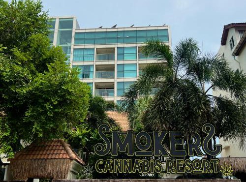 Smokers Beach Club & Resort