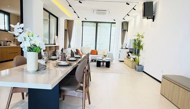 Spacious 4-bedroom house in pleasant Muang Pattaya J21