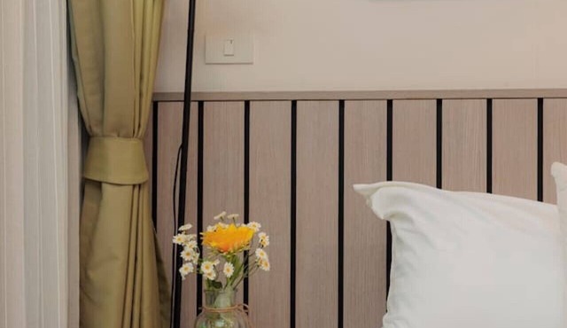 Spacious Studio with Balcony in Nimman Soi 15 | Pool, Gym & Washer
