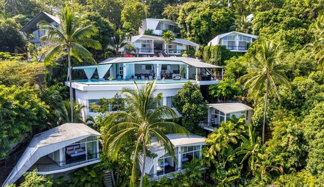 Spectacular Views: Kachamudee 5 BR Villa with Pool