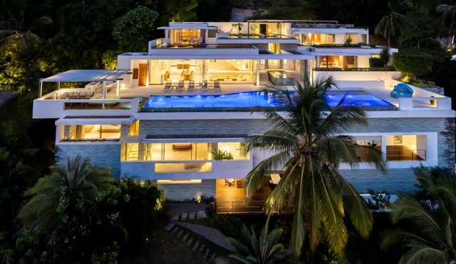 Splash: Contemporary Tropical Five Star Villa