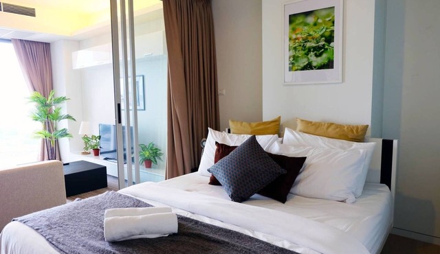 [SR 2.4] 2BR FUTURISTIC @ BTS, Bangkok