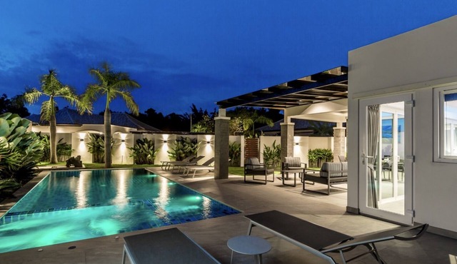 Stunning Spacious Private Pool Villa - Hua Hin