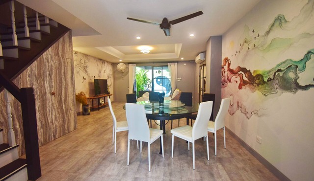 Stylish Retreat at Hua Hin's Top Beach