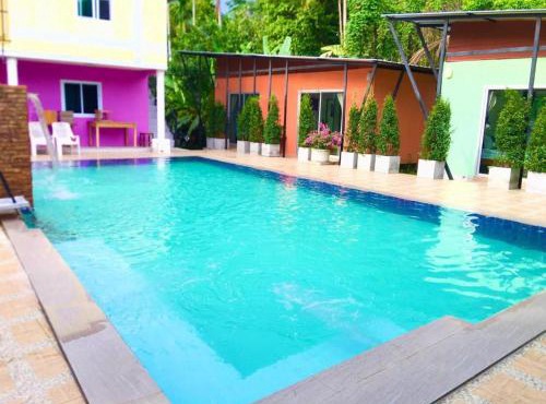 Subtawee Resort in Ban Ta Khun