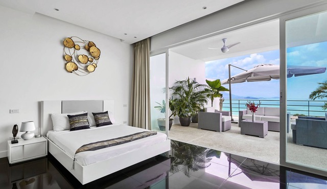 Superb villa with stunning views over the Bay of Bang Rak and beach 300m in Koh Samui