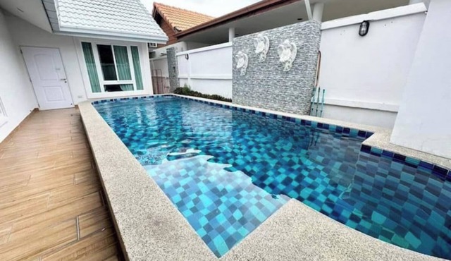 TagVilla Luxurious Pool Villa - Pattaya 04 Bedroom in Amphoe Bang Lamung