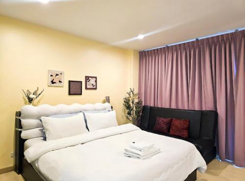 The Beach Bangsaen Condo 327/30