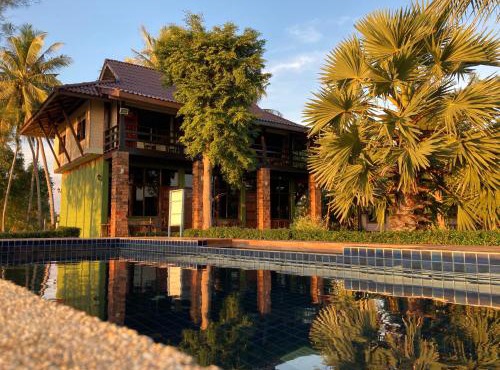 The Chevalley Beach Resort in Ban Ma Ngang