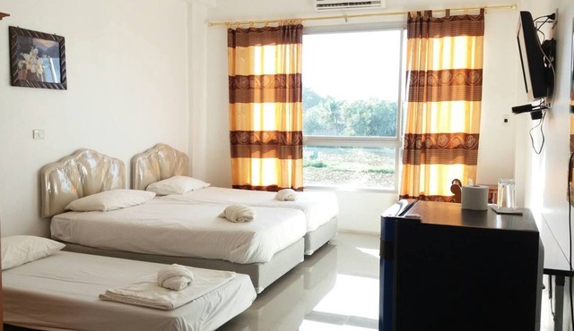 The Sale Hub in Nakhon Sawan