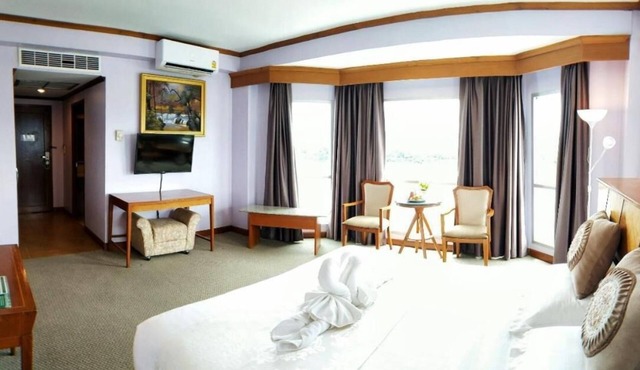 The Viangtak Riverside Hotel