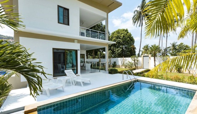 This is my cozy relax villa in Mae Haad Village Ko Phangan