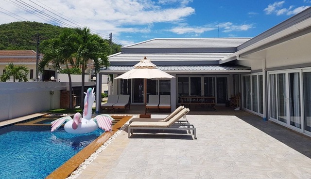 Thiva Pool Villa Hua Hin in Tambon Hua Hin