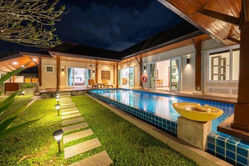 Tranquil 3 Bedroom Garden Pool Villa in Phuket