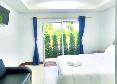 Valee home & food in Ban Na