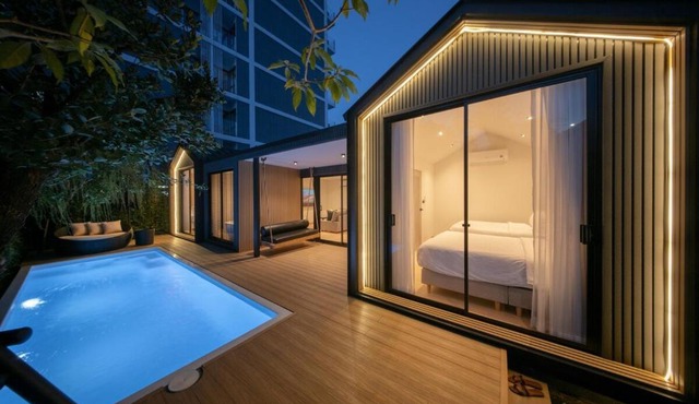 VIA Private Poolvilla 2 Sukhumvit 50 in Amphoe Phra Khanong