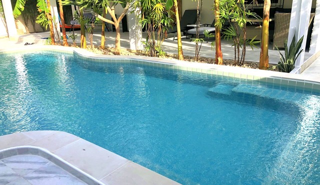 Villa private pool, pool table, dartboard, games. Quick access to walking street in Pattaya
