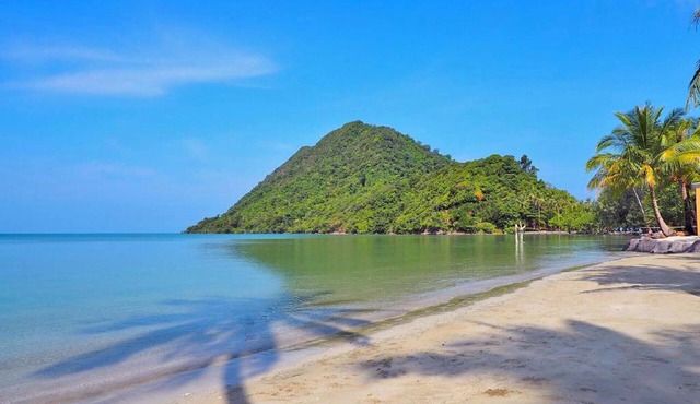 VILLA WHITE SHORE 8 Pax Beachfront Private Pool A/C WiFi near to restaurant