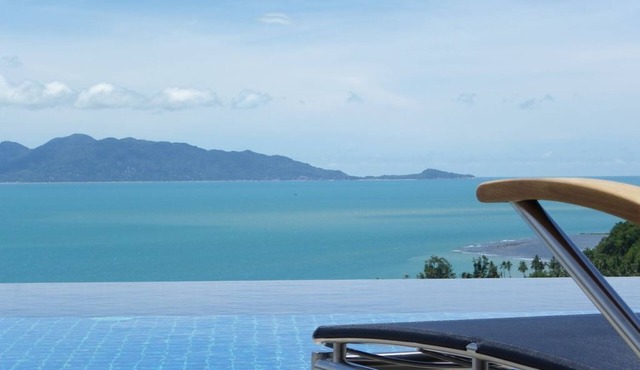 Villa with privat 50sqm pool. Dreamlike sea view!