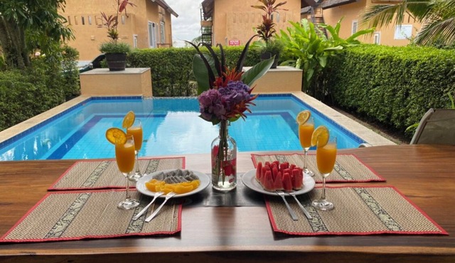 Villa with sea vVew 20 meter from the beach, private pool.