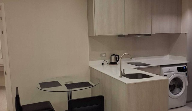 Vtara 36 Thonglor 2BR Condo, Pool, Gym & BTS Shuttle in Bangkok