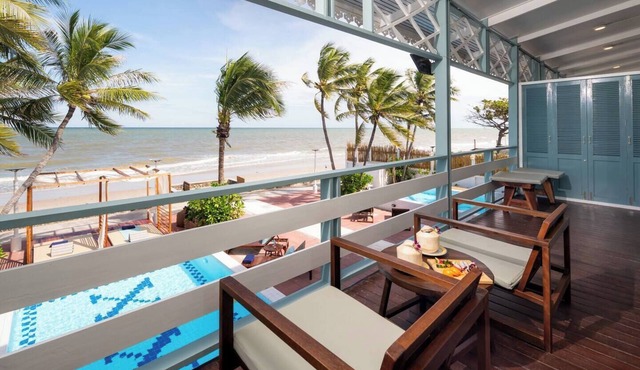 Wander at Bayside 19 | Upstairs Sea-View Room, bathtub (sleeps 4)