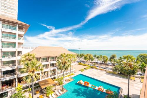 Welcome World Beachfront Resort in Pattaya South