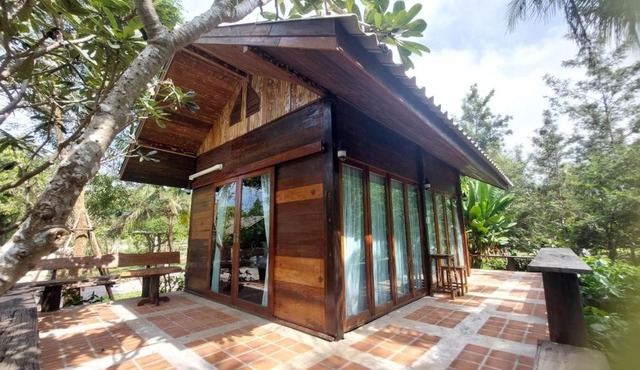Why Worry Homestay & Café