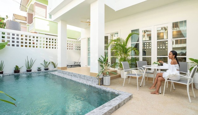Wink villa 154 Patong Phuket close to the beach sleep 10