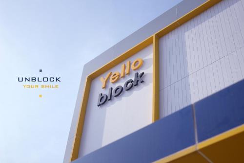 Yello Block Hotel in Phon Thong