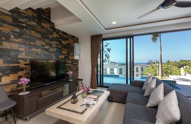 Great Location, Awesome Sea Views and Sunsets!!!!!!