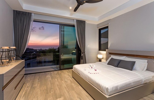 Great Location, Awesome Sea Views and Sunsets!!!!!!