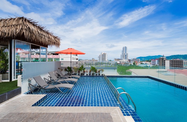 Hallo Patong Hotel(SHA Certified)