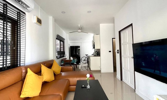 Kathu House | 100 m² House ∙ 2 bedrooms ∙ 4 guests